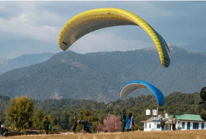 Paragliding in Bir